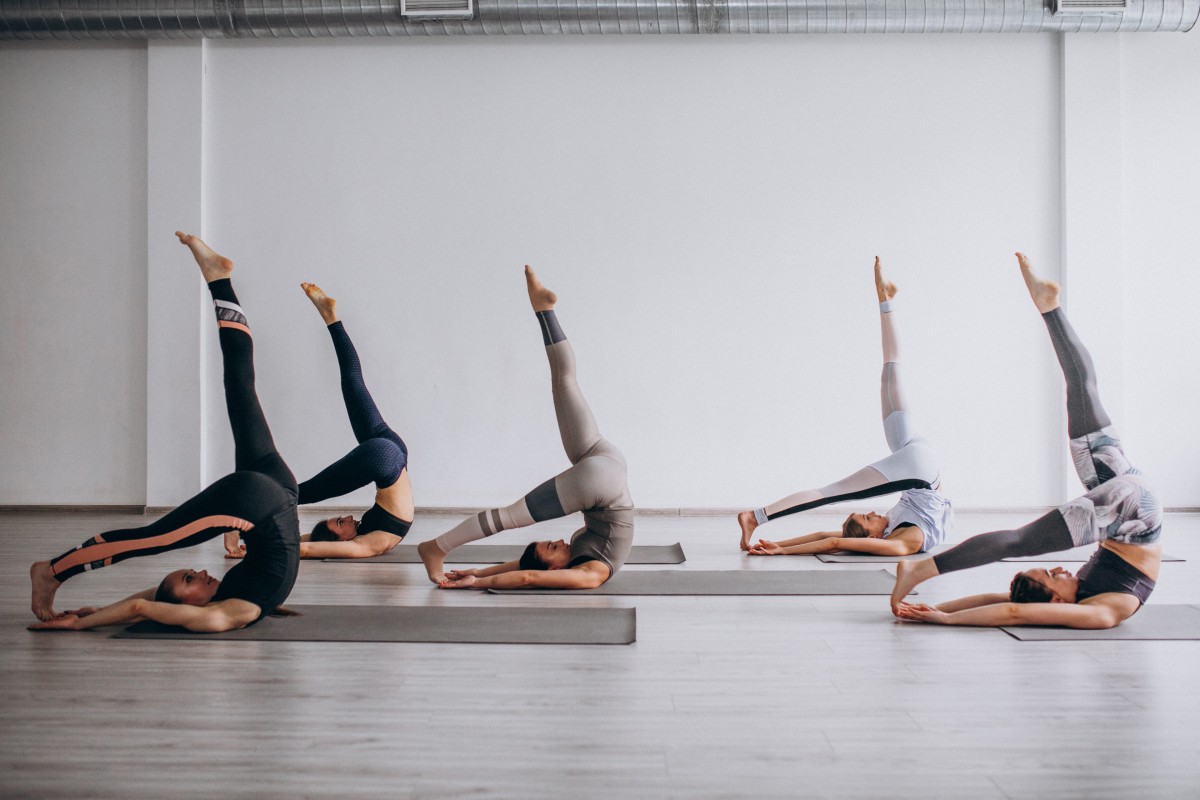 yoga-group-classes-inside-gym (2)
